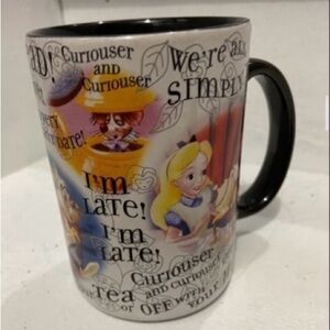 Disney Alice in Wonderland Collectable  Mug -